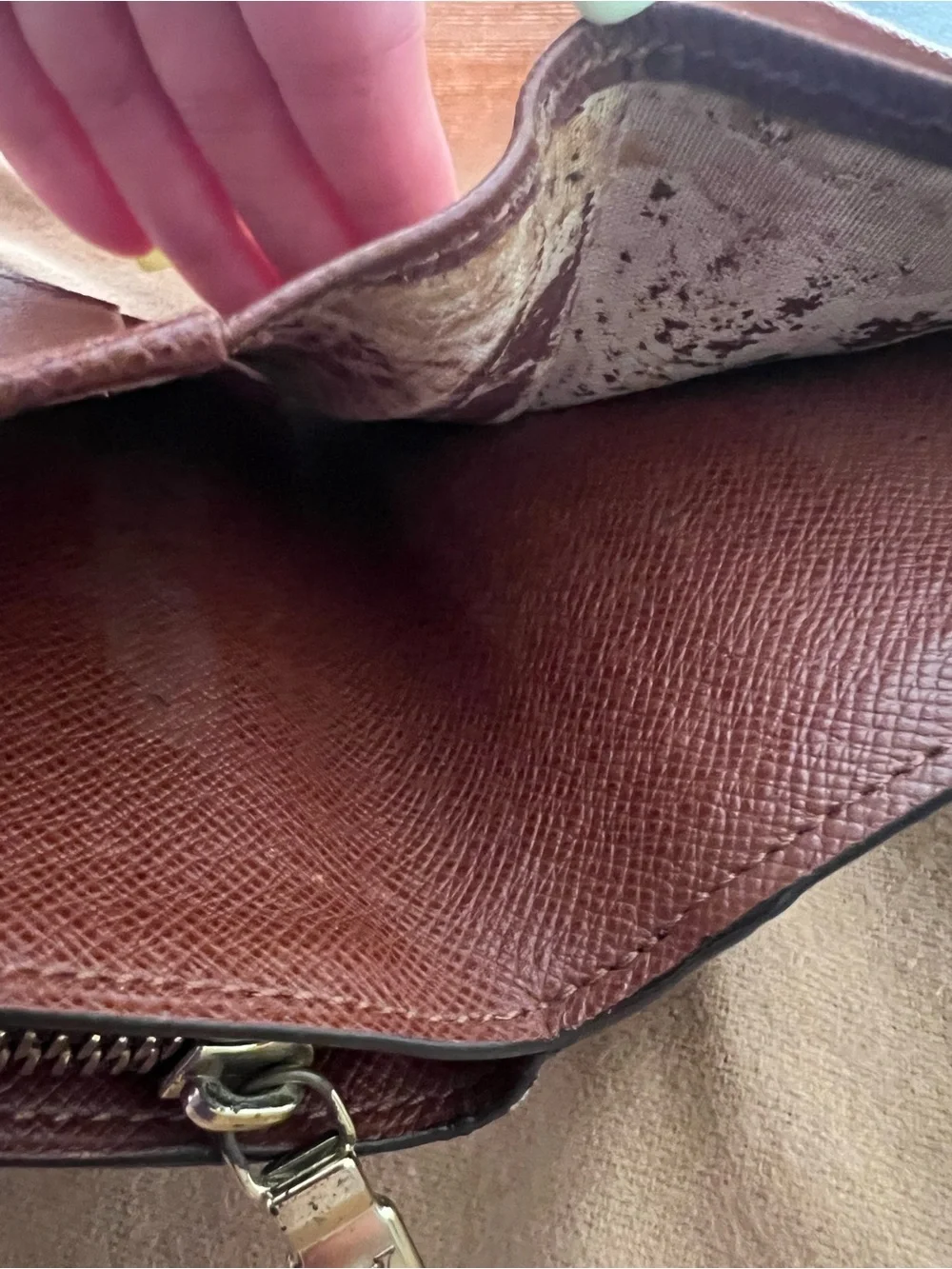 Louis Vuitton 100% authentic